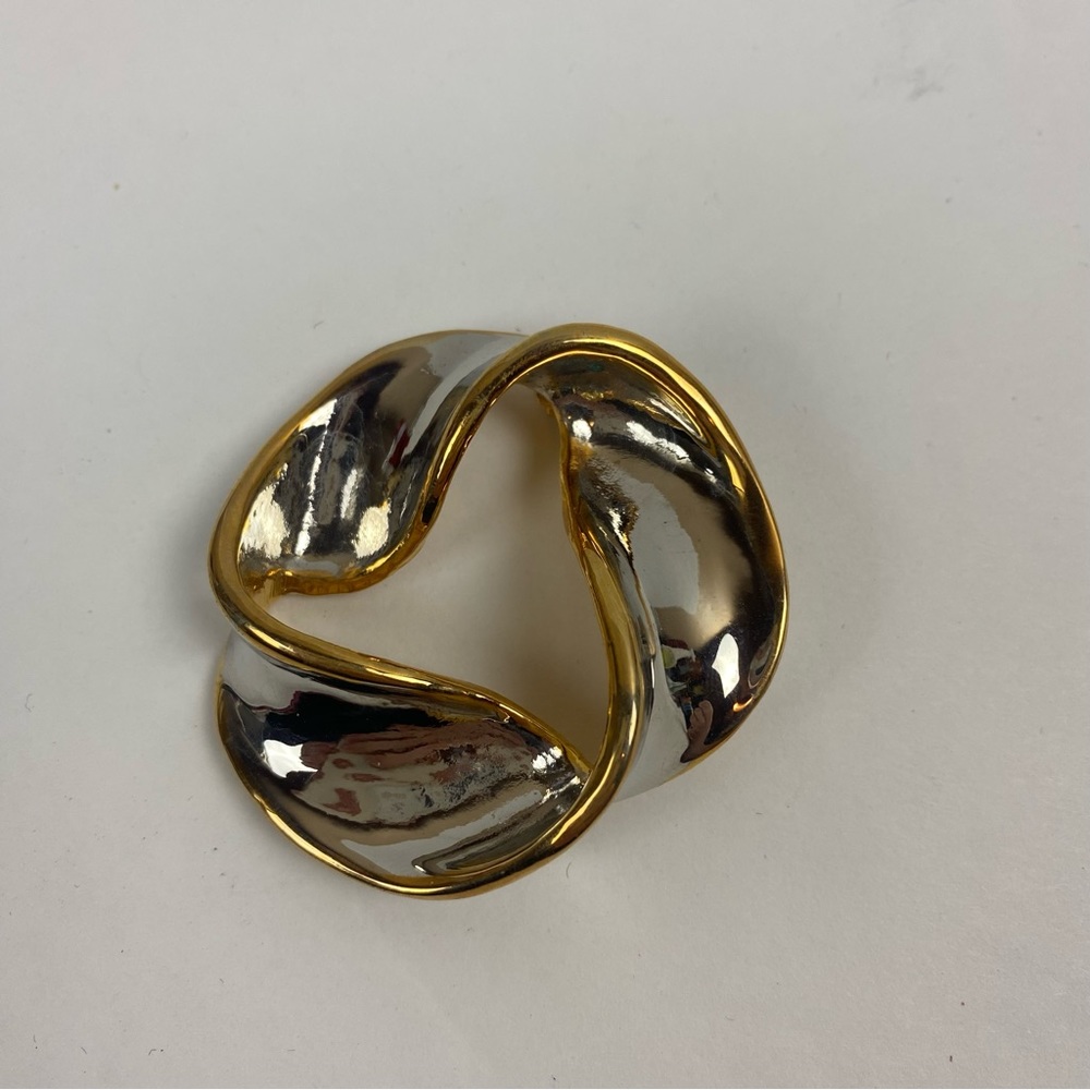 Vintage Silver Gold Ribbon Wreath Brooch 2”
